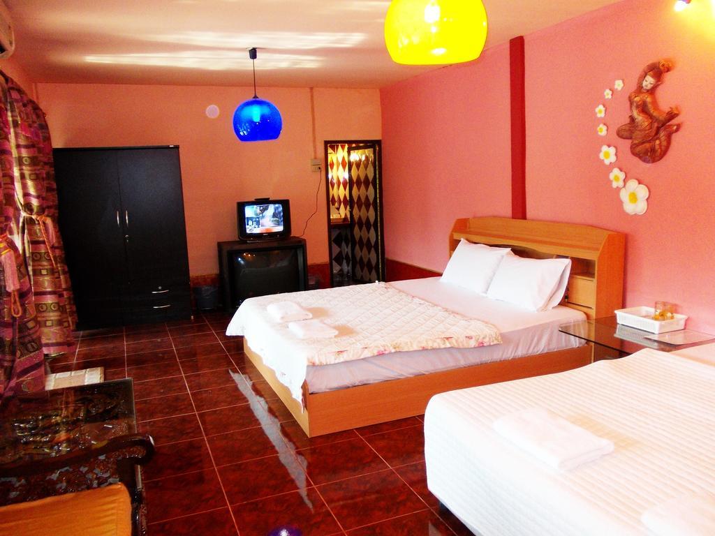 Suksomjai Hotel Rayong Buitenkant foto
