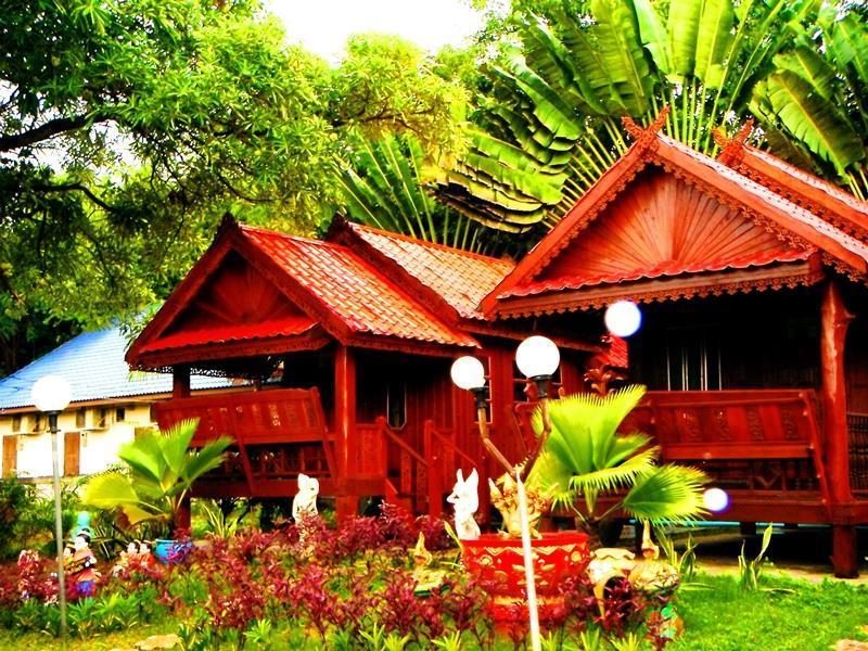 Suksomjai Hotel Rayong Buitenkant foto
