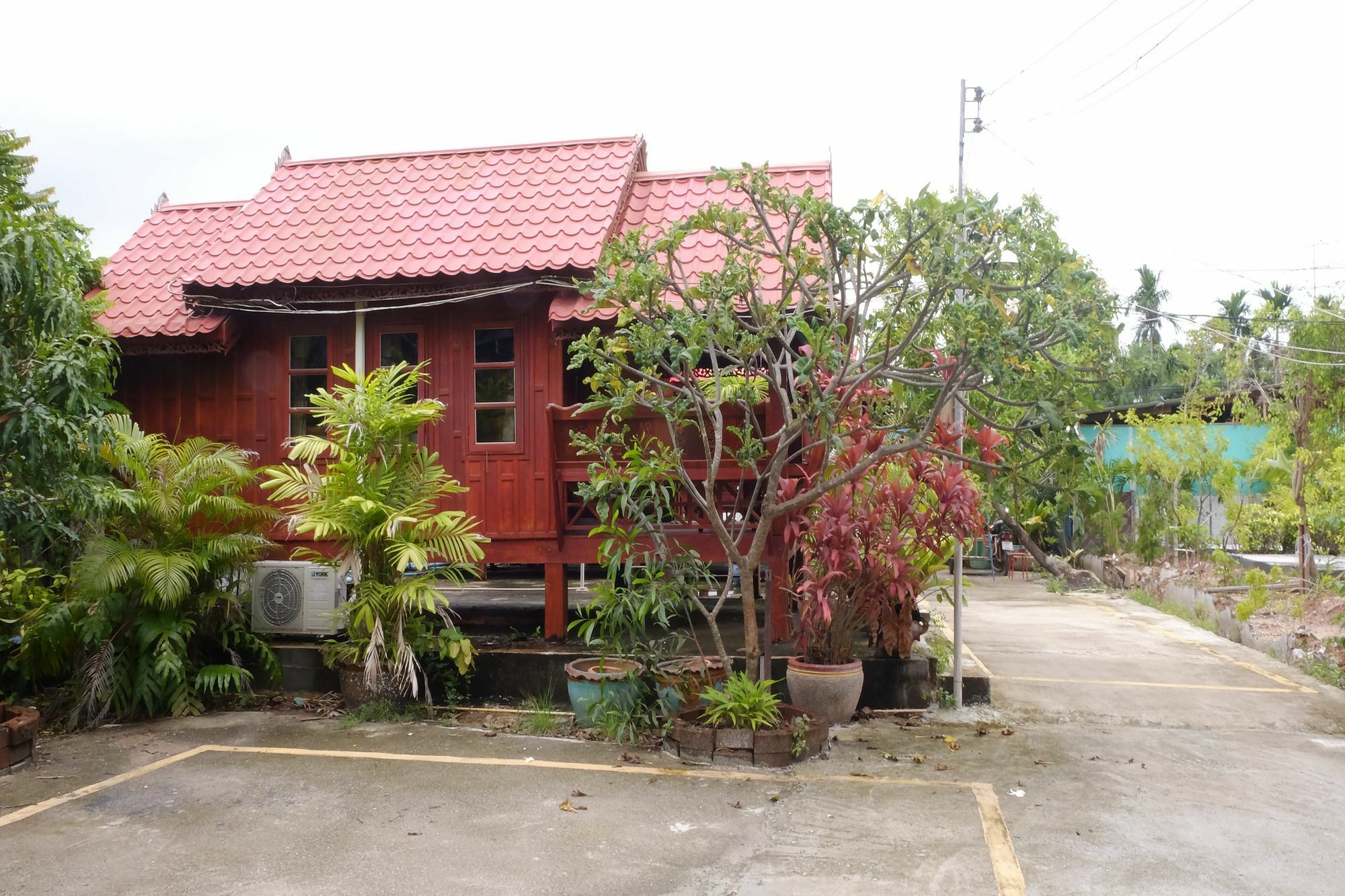 Suksomjai Hotel Rayong Buitenkant foto
